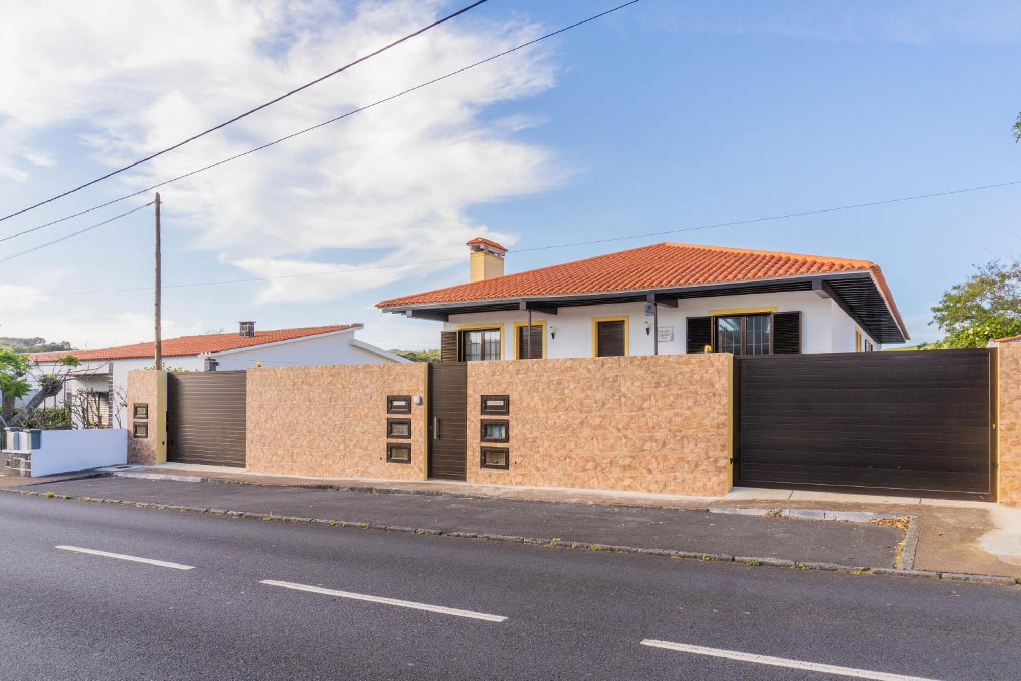 Pinheiro Sun&Beach House Πόντα Ντελγκάντα Εξωτερικό φωτογραφία